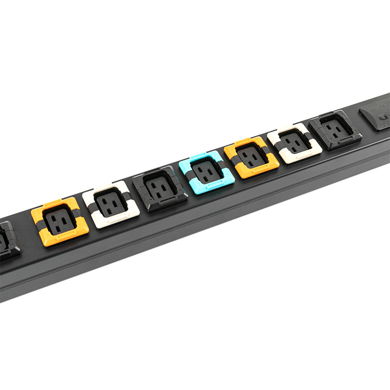 19-আউটলেট C13 C19 উল্লম্ব ব্রেকার 3 SPD সুইচড র্যাক Pdu