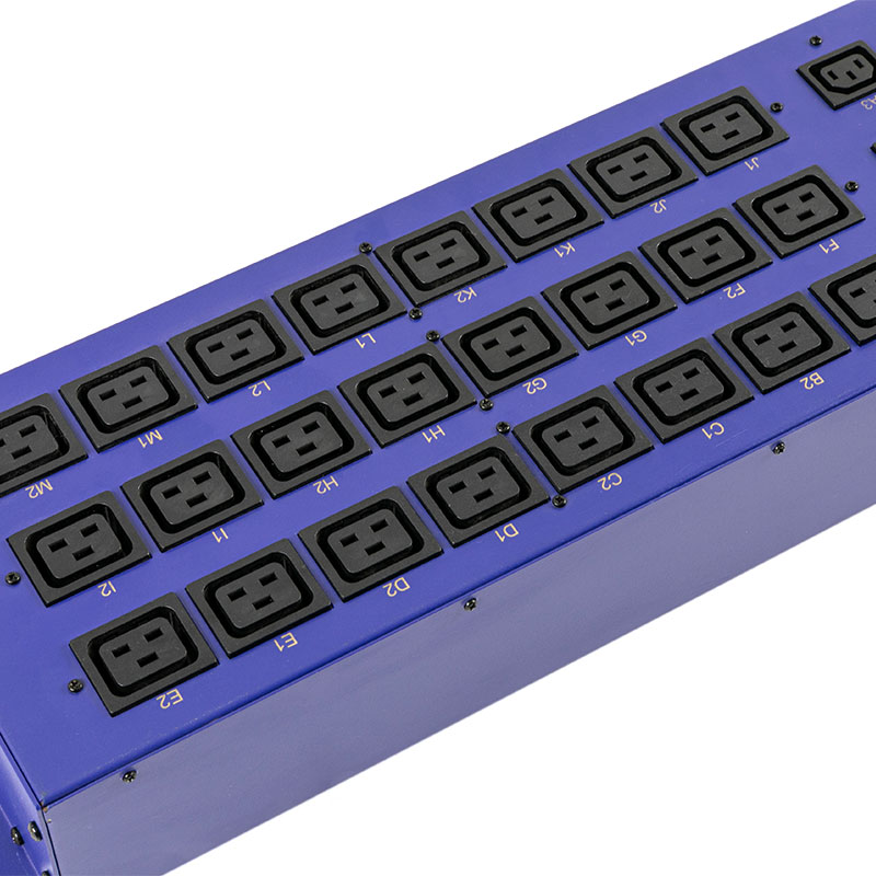 3-ফেজ 27-আউটলেট C13 C19 উল্লম্ব ব্রেকার সুইচড Pdu